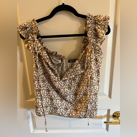 Boohoo Tops - Floral crop top - Boohoo- Size 12